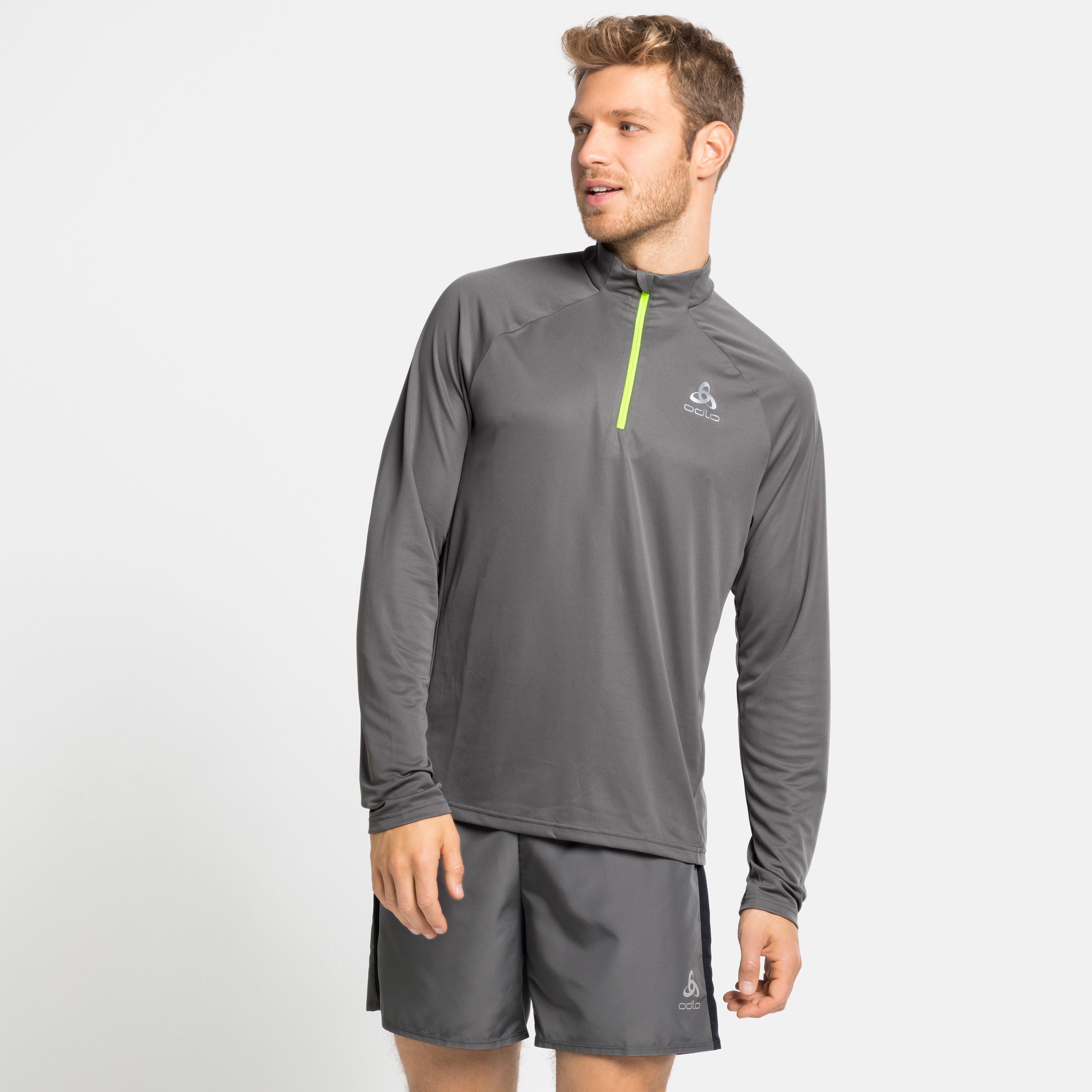 Photo Veste de Running à col zippé ESSENTIAL pour homme